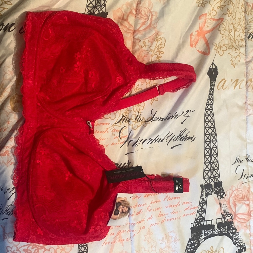 CurvyCouture Sexy red bra
